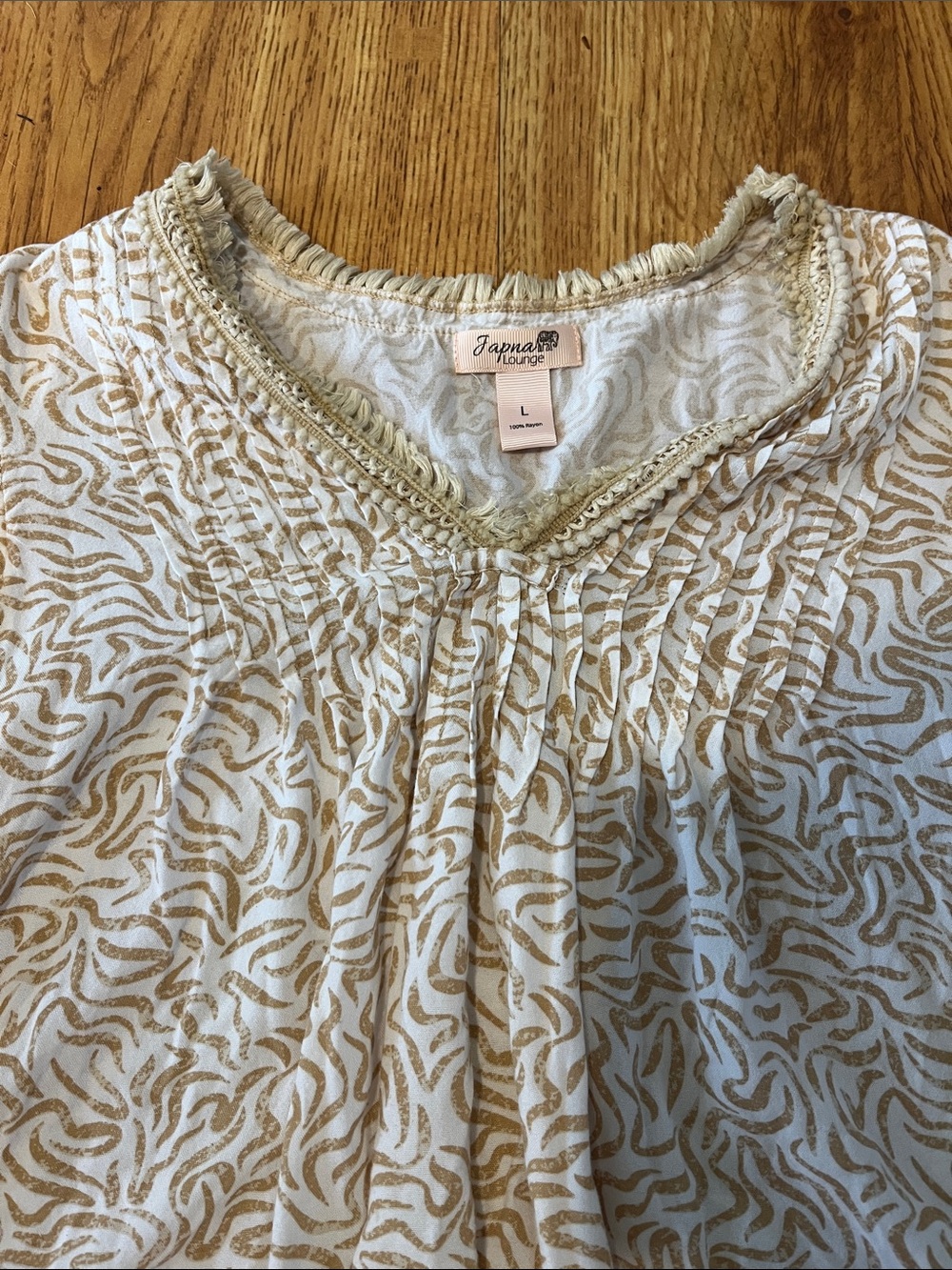 Japna 100% Rayon Lounge Set White & Tan V-Neck Printed Size L - Picture 2 of 7